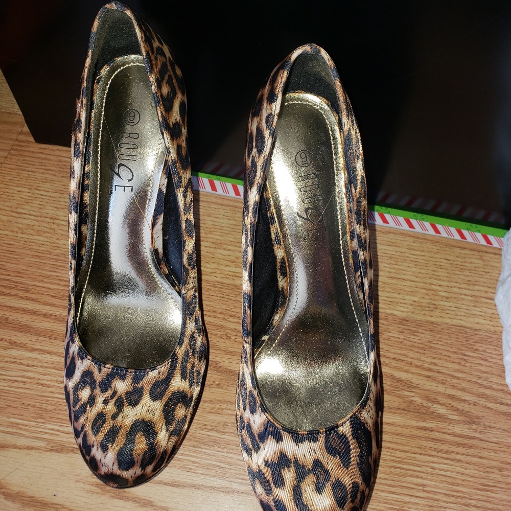 Leopard Heels - Picture 2 of 3